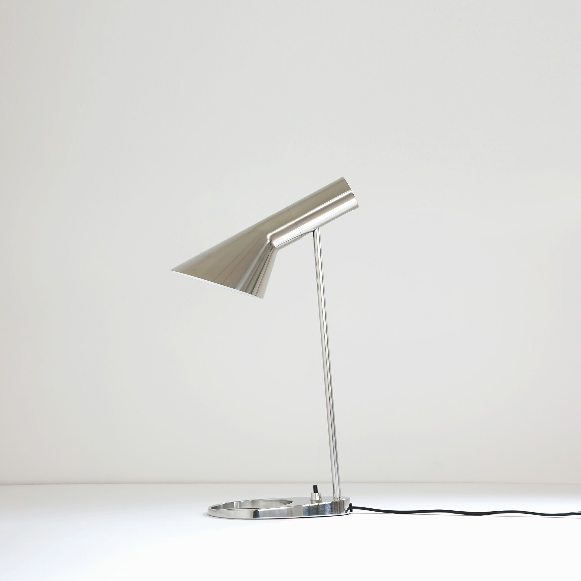 Louis Poulsen（ルイスポールセン） / AJ Mini Table（AJ ミニ