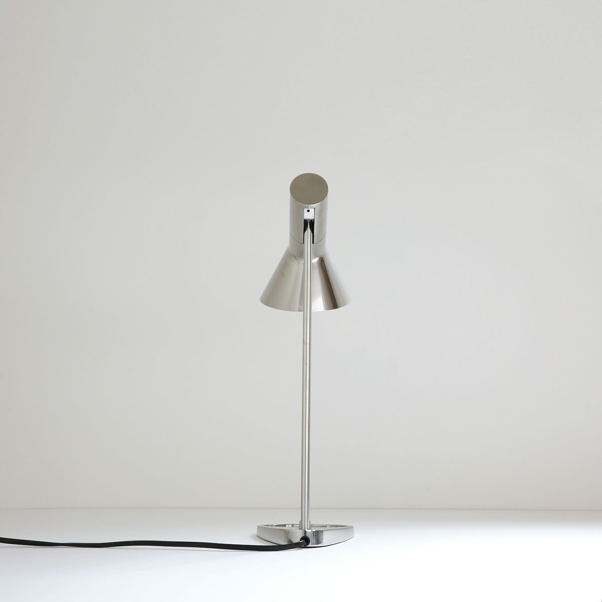 Louis Poulsen(ルイスポールセン) / AJ Mini Table（AJ ミニ テーブル） ポリッシュステンレス