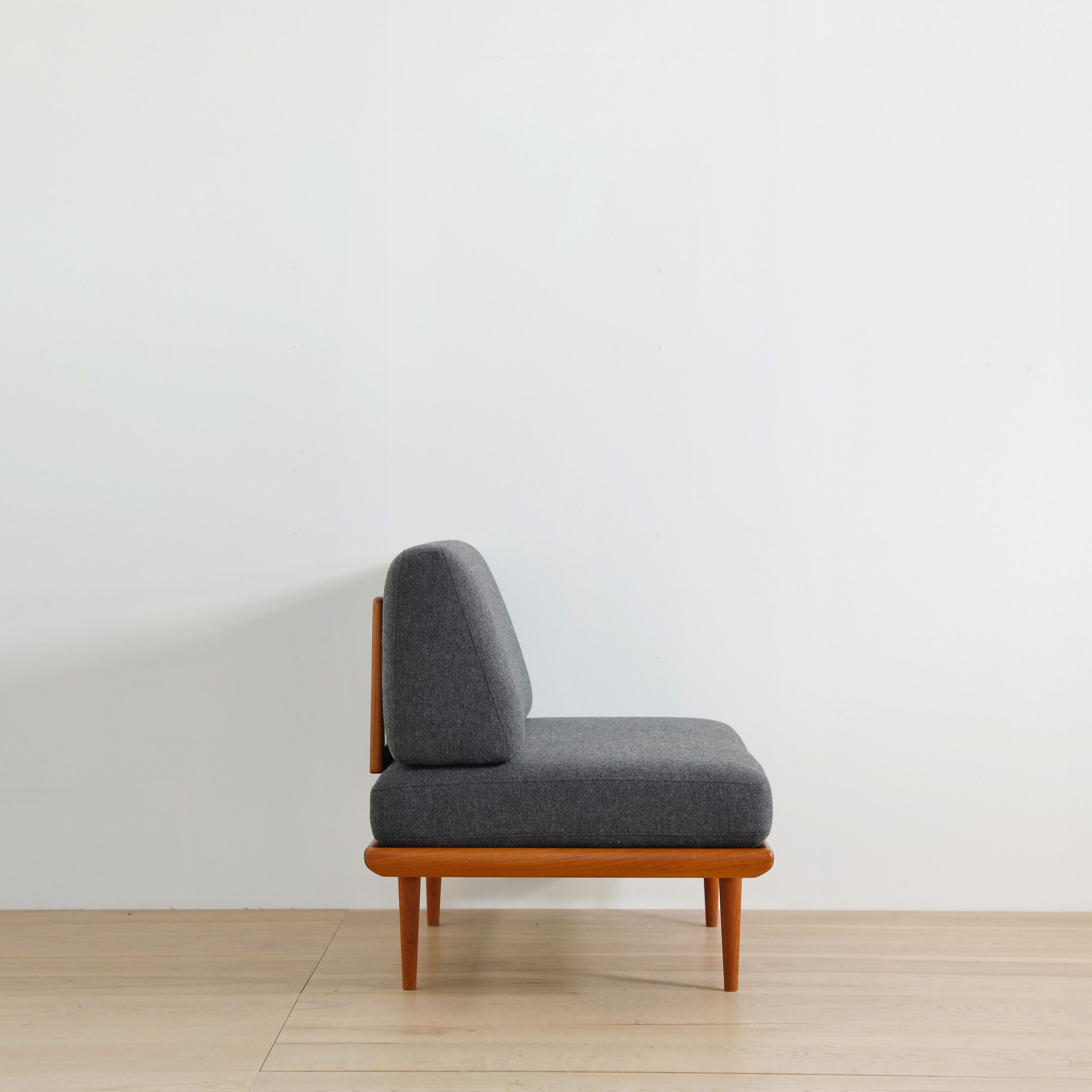 Peter Hvidt & Orla Molgaard Nielsen/ Minerva ミネルヴァソファ3