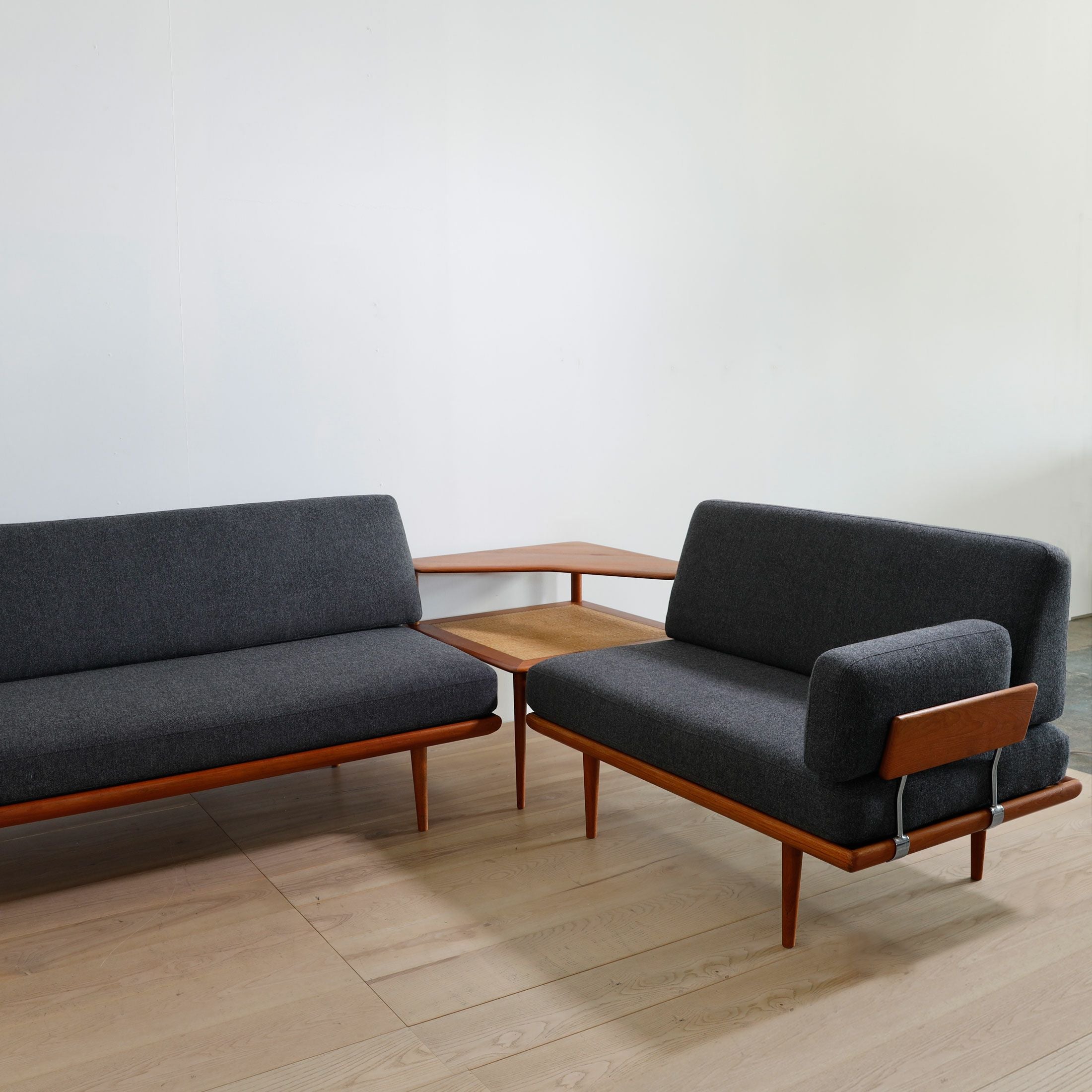 Peter Hvidt & Orla Molgaard Nielsen/ Minerva ミネルヴァソファ3