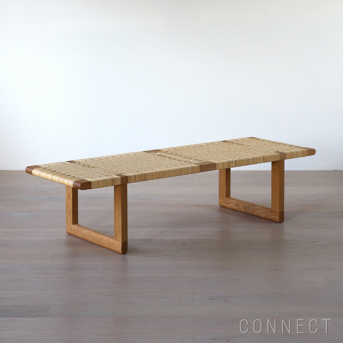 CARL HANSEN & SON（カール・ハンセン＆サン）/BM0488 コーヒーテーブル/オーク材・オイル仕上げ・籐張り（ラタン）/サイドテーブル