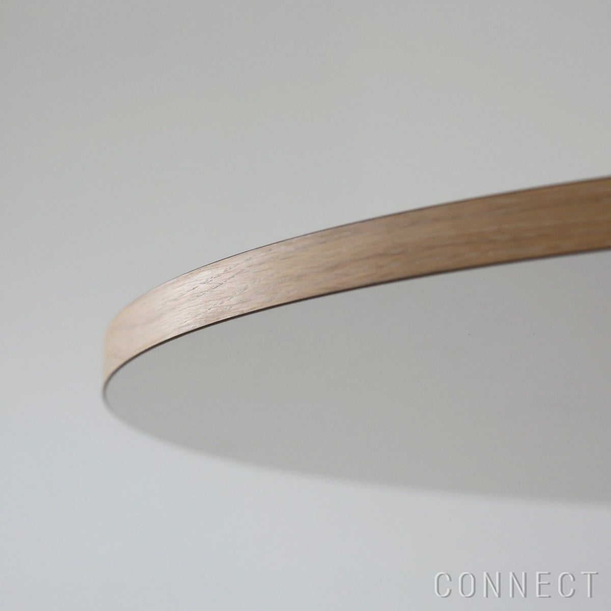 CARL HANSEN & SON（カール・ハンセン＆サン） / E020 EMBRACE TABLE / オーク材・ホワイトオイル仕上げ・ホワイトラミネート・ステンレス脚 φ79.5cm / テーブル