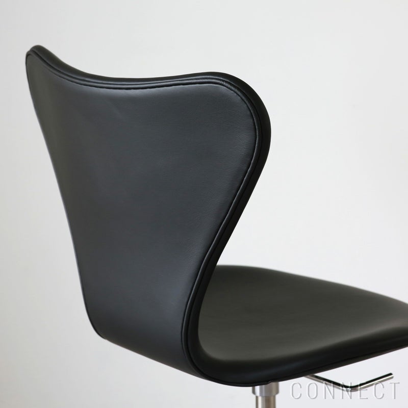 FRITZ HANSEN（フリッツ・ハンセン） / SERIES 7（セブンチェア） / キャスター付き回転ベース / Essential Leather（エッセンシャルレザー） / ブラック / フルパディング / エッセンシャルレザーキャンペーン