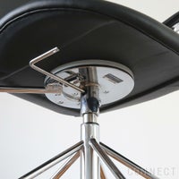 【キャンペーン特別価格】FRITZ HANSEN（フリッツ・ハンセン） / SERIES 7（セブンチェア） / アームチェア / キャスター付き回転ベース / Essential Leather（エッセンシャルレザー） / ブラック / フルパディング / エッセンシャルレザーキャンペーン