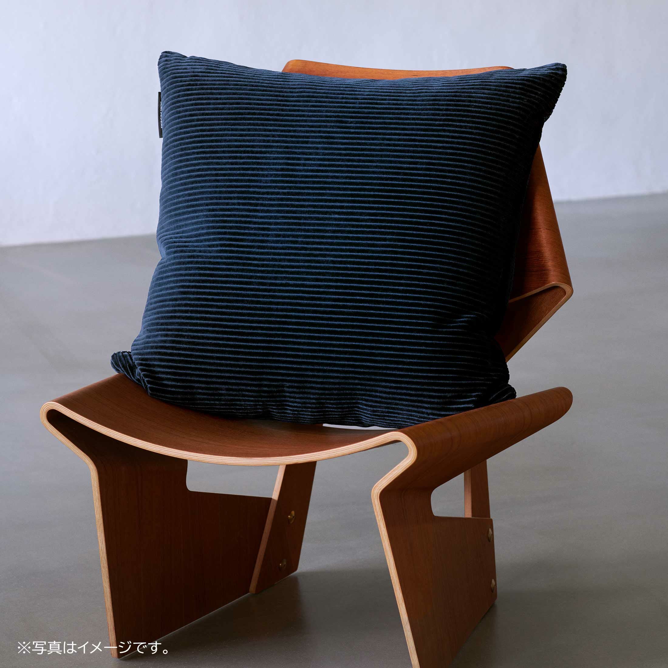 美品KVADRAT/RAF SIMONS クヴァドラ/ラフシモンズ　クッション Kvadrat / Raf Simons（クヴァドラ / ラフ・シモンズ） / クッション