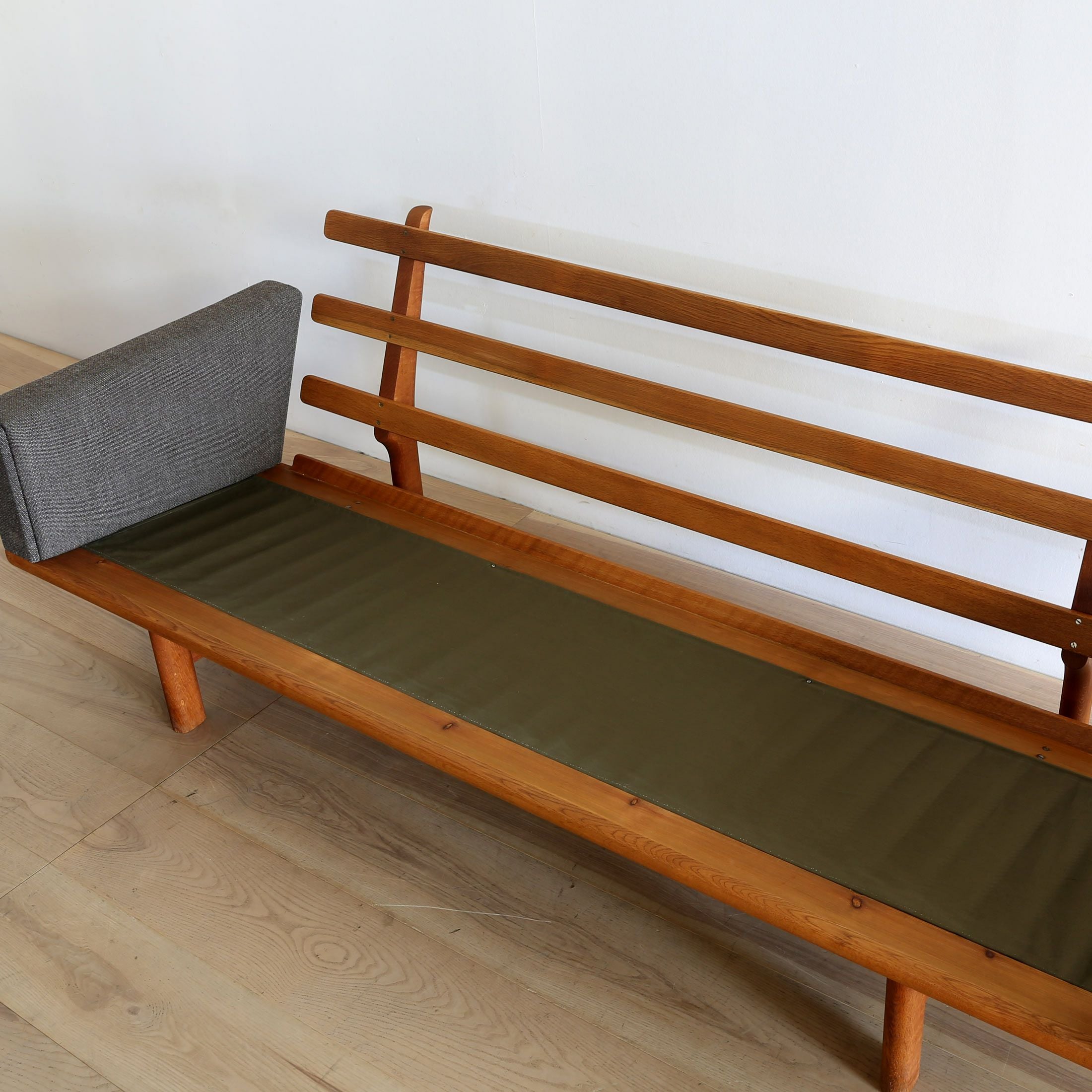 Hans.J.Wegner（ハンス・J・ウェグナー） / GE236 ソファ 3シーター