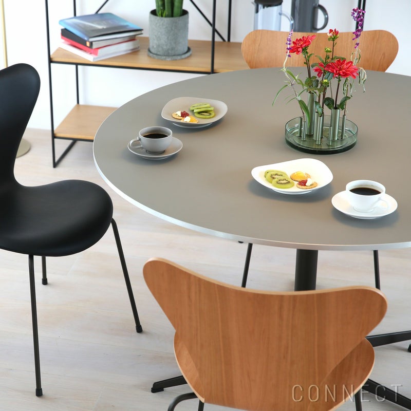 FRITZ HANSEN（フリッツ・ハンセン） / TABLE SERIES（テーブルシリーズ）A825 / 円テーブル / グレー / ブラウンブロンズ脚 / Ø120cm