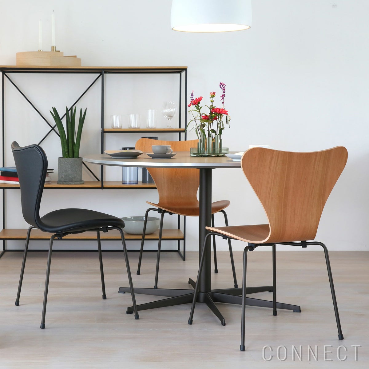 FRITZ HANSEN（フリッツ・ハンセン） / TABLE SERIES（テーブルシリーズ）A825 / 円テーブル / グレー / ブラウンブロンズ脚 / Ø120cm