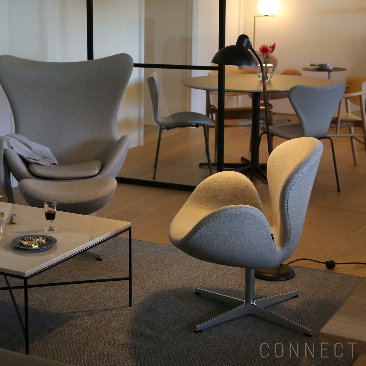 FRITZ HANSEN（フリッツ・ハンセン） / SWAN（スワンチェア） / Sunniva 717（スニバ）ベージュ