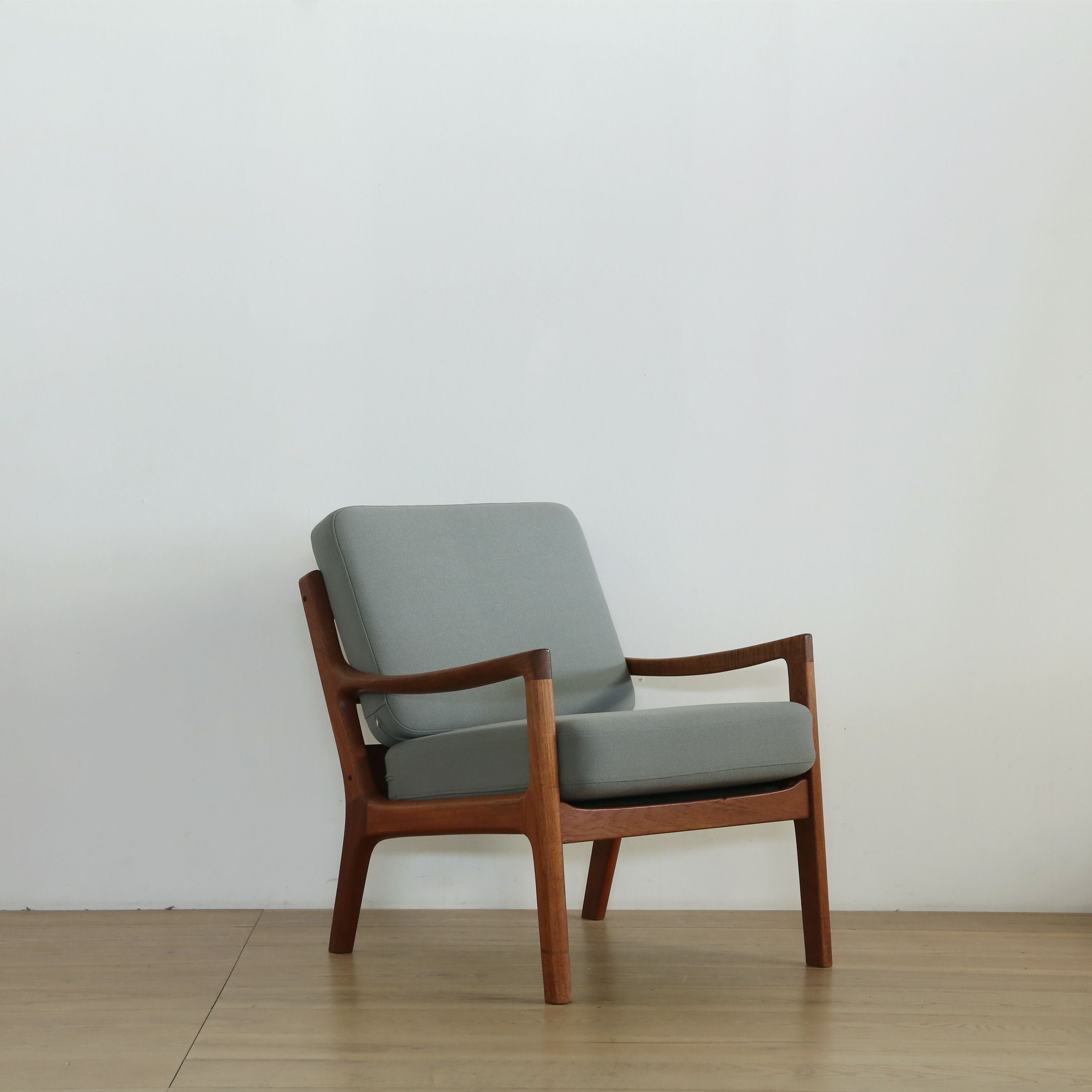 販売終了］Ole Wanscher（オーレ・ヴァンシャー） / Senator