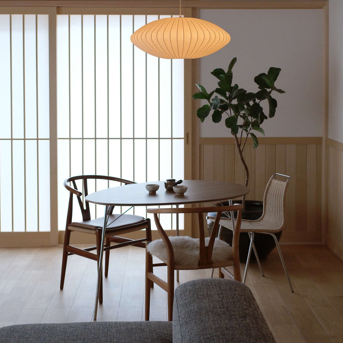 FRITZ HANSEN（フリッツ・ハンセン） / EGG TABLE（エッグテーブル） / ウォルナット / クローム脚