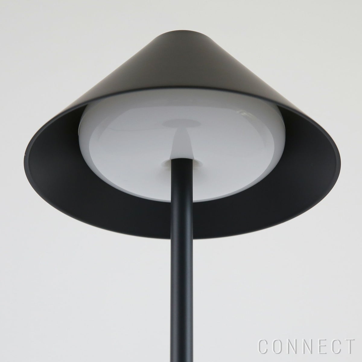 Louis Poulsen（ルイスポールセン） / Keglen Table（カイレン テーブル） / テーブルランプ