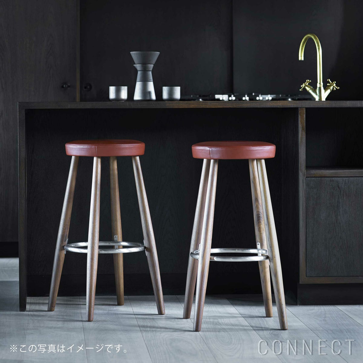 CARL HANSEN & SON （カール・ハンセン＆サン） / CH56 / ウォルナット材・オイル仕上げ / ブラックレザー（Thor301） / バースツール（High）