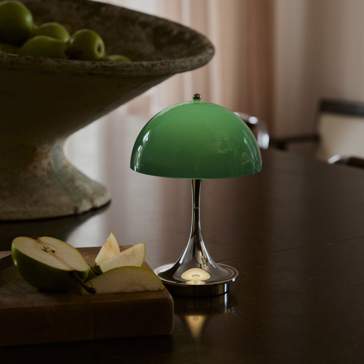 Louis Poulsen（ルイスポールセン） / Panthella 160 Portable V3（パンテラ 160 ポータブル） / オパール×クローム / テーブルランプ