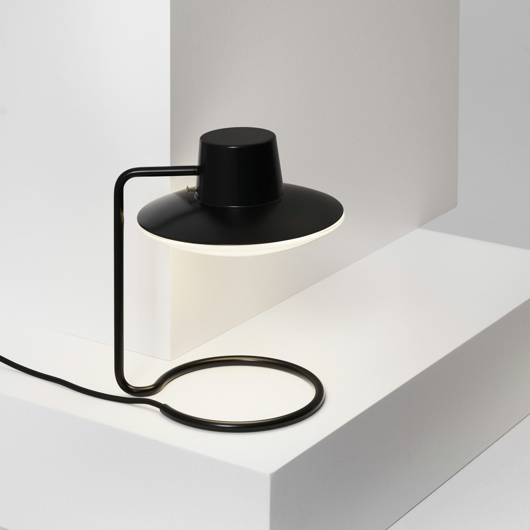 Louis Poulsen（ルイスポールセン） / AJ Oxford Table Lamp