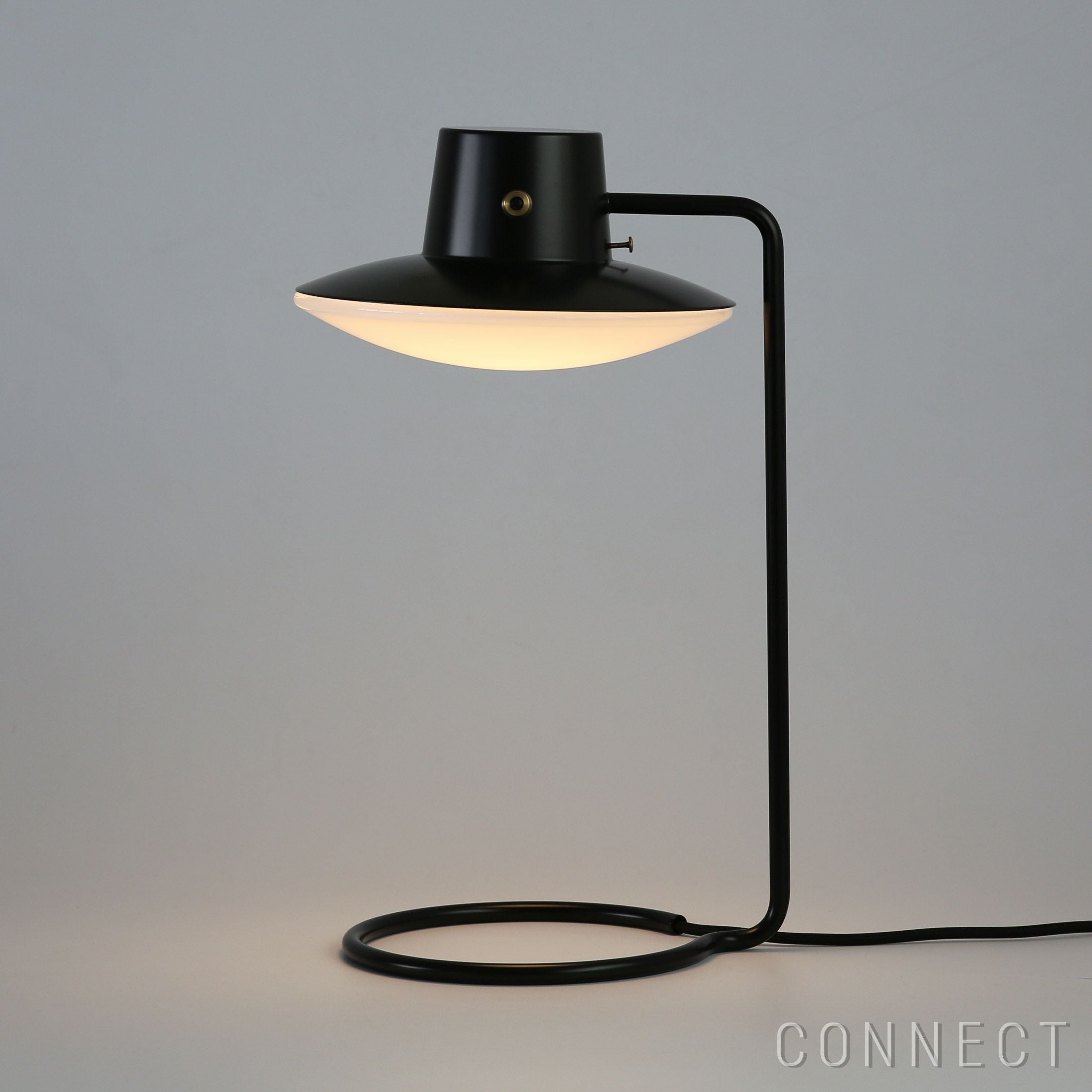 Louis Poulsen（ルイスポールセン） / AJ Oxford Table Lamp