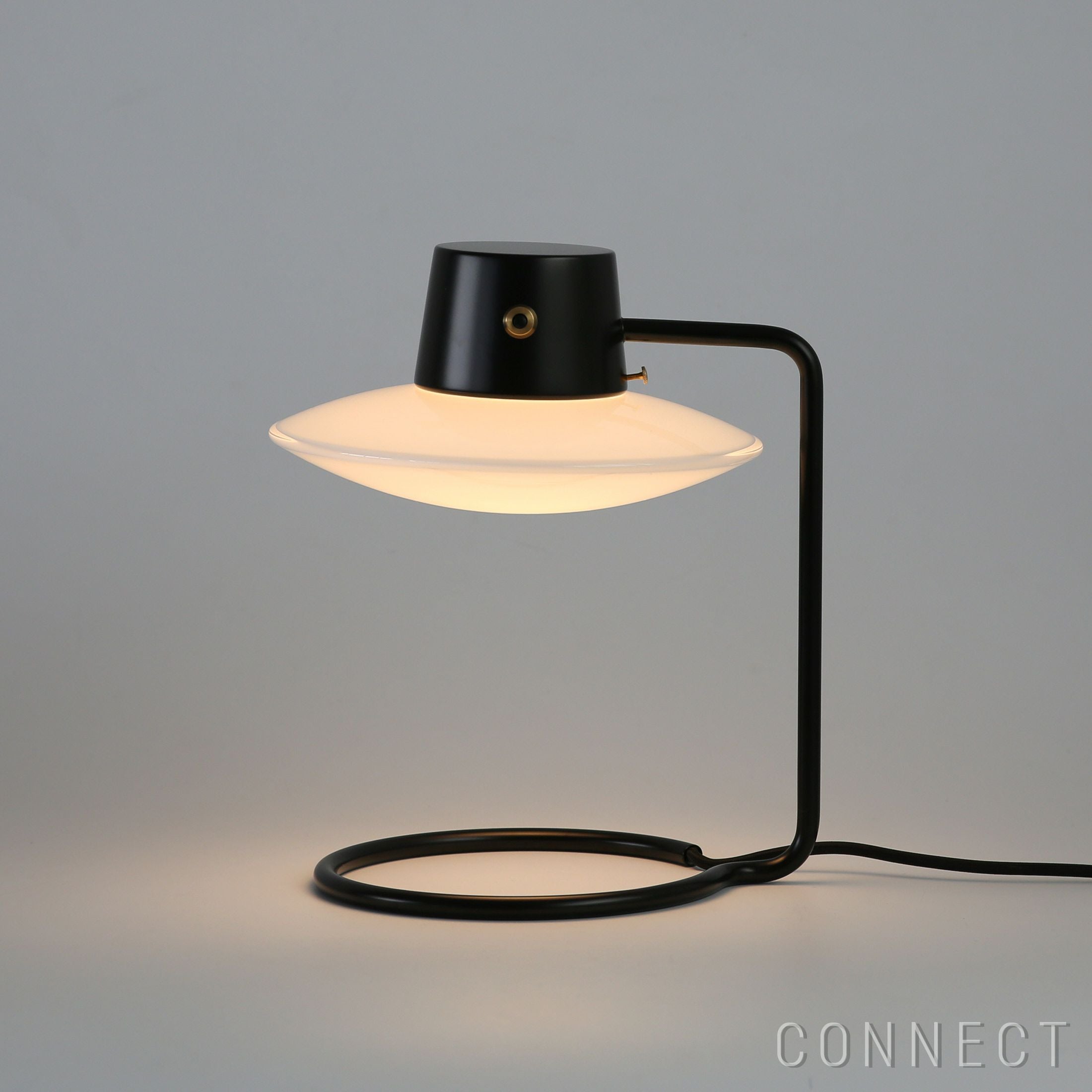 Louis Poulsen（ルイスポールセン） / AJ Oxford Table Lamp