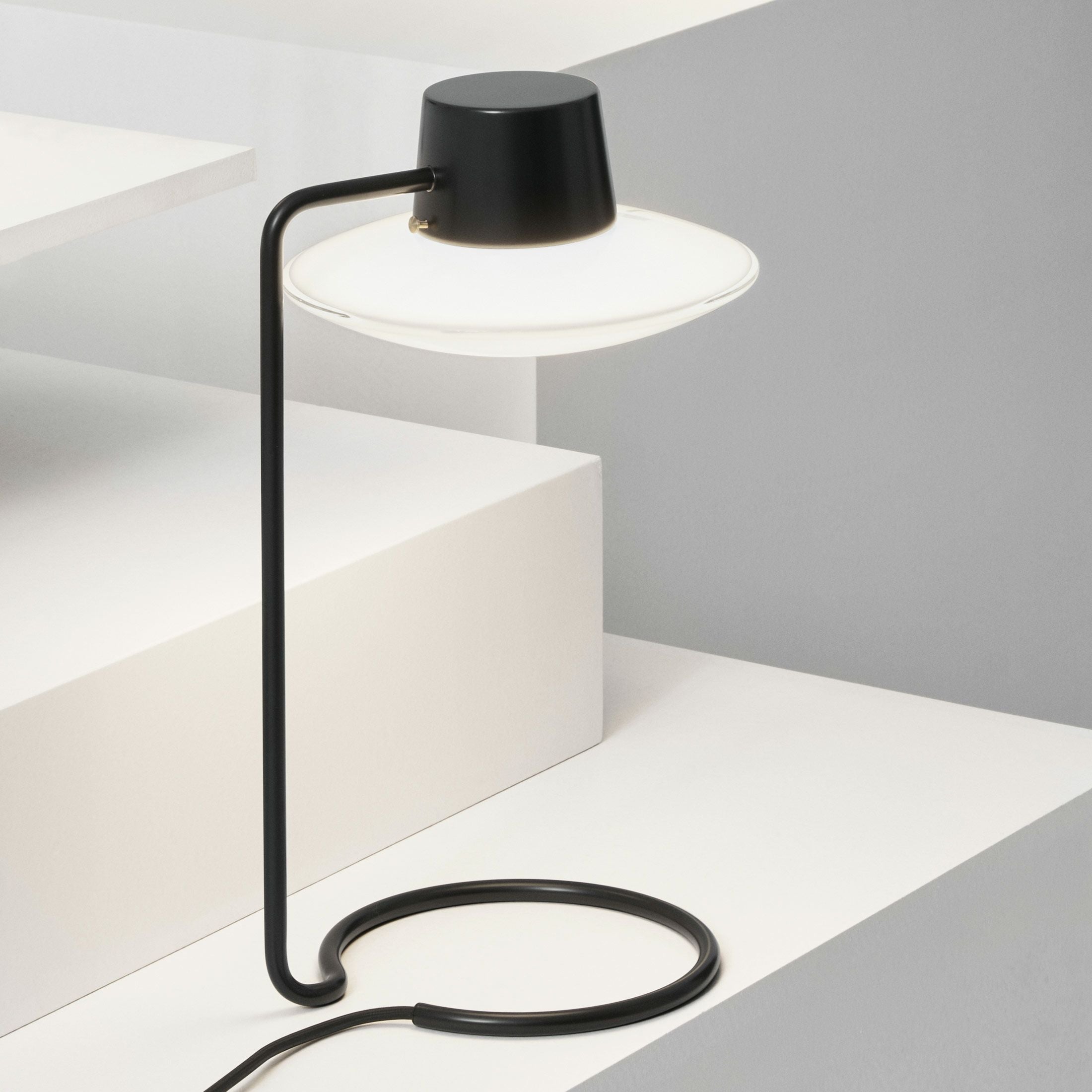 Louis Poulsen（ルイスポールセン） / AJ Oxford Table Lamp