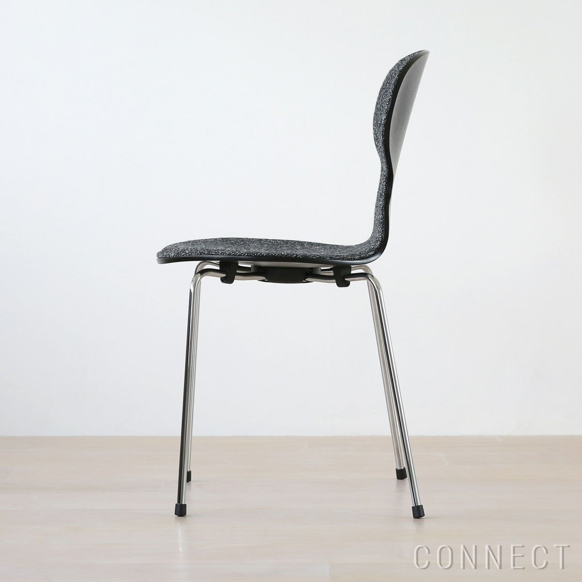 FRITZ HANSEN（フリッツ・ハンセン） / ANT（アリンコチェア） / ブラック / カラードアッシュ / VANIR 193（ヴァニール）ブラック / フロントパディング