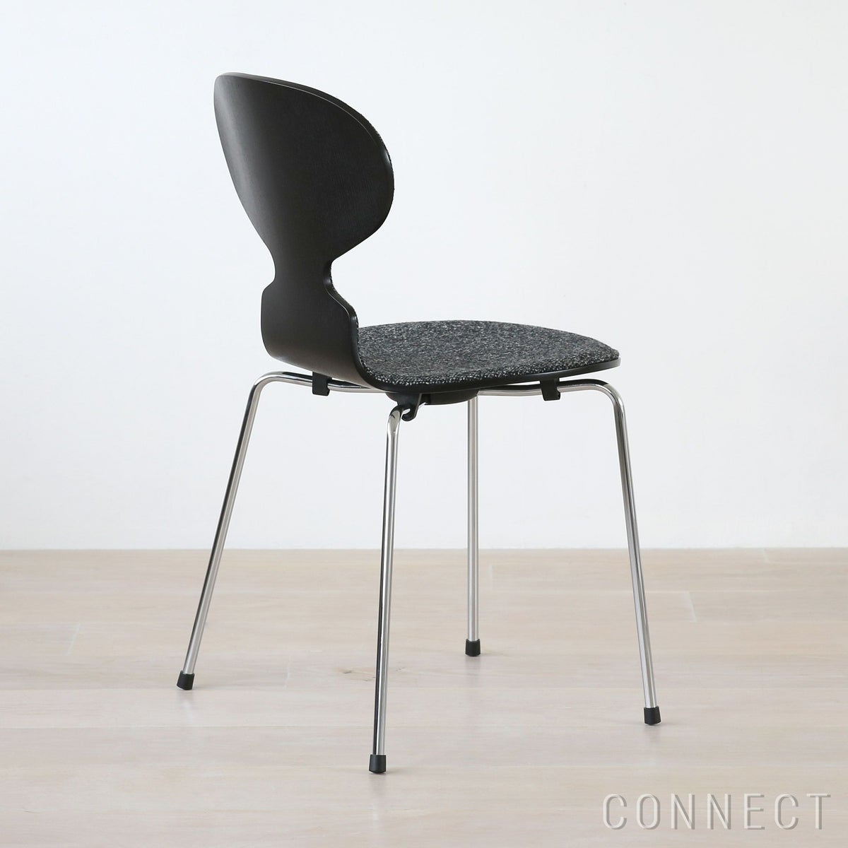 FRITZ HANSEN（フリッツ・ハンセン） / ANT（アリンコチェア） / ブラック / カラードアッシュ / VANIR 193（ヴァニール）ブラック / フロントパディング