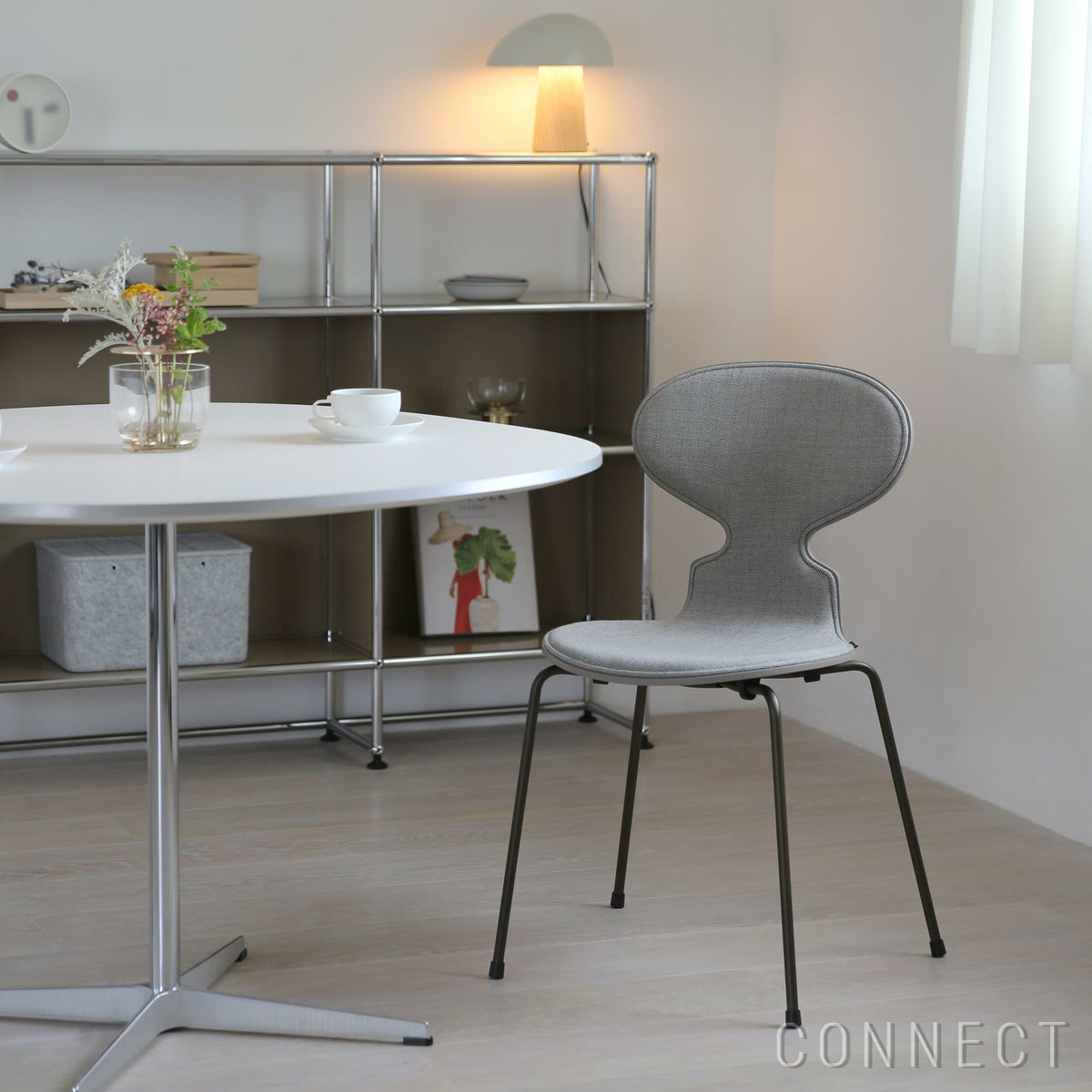 FRITZ HANSEN（フリッツ・ハンセン） / ANT（アリンコチェア） / ディープクレイ / カラードアッシュ / Sunniva 153（スニバ）サンド・ライトグレー / フロントパディング