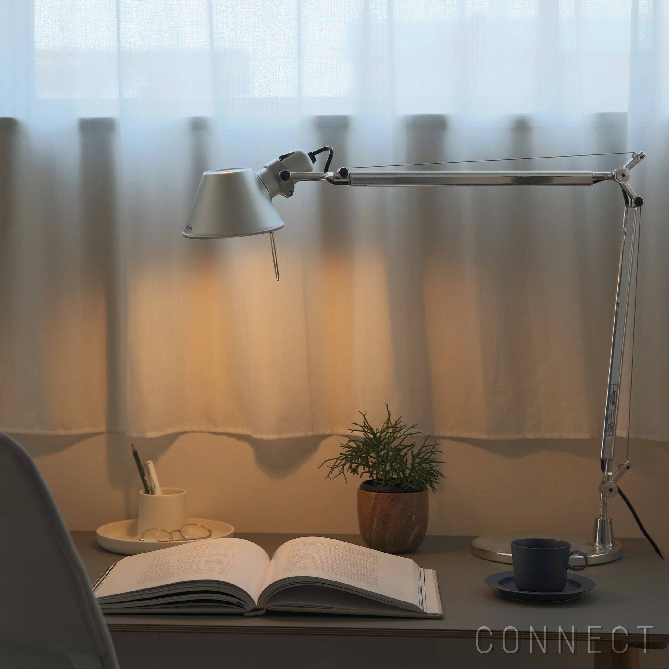 決算キャンペーンpt10倍】Artemide（アルテミデ） / Tolomeo Table
