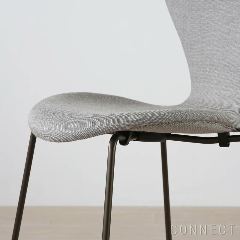 FRITZ HANSEN（フリッツ・ハンセン） / SERIES 7（セブンチェア） / Sunniva 153（スニバ）サンド・ライトグレー / フルパディング