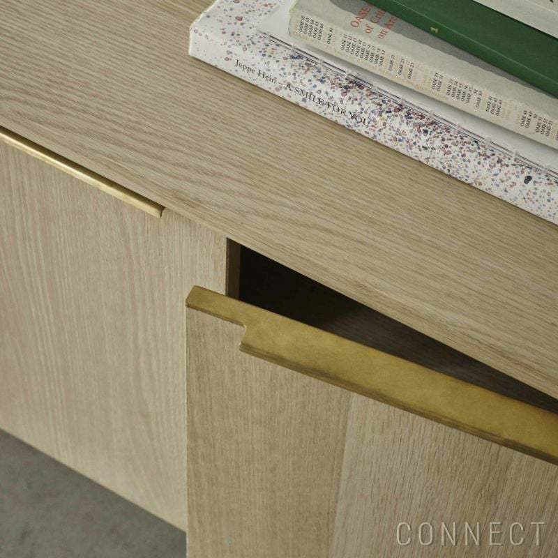 SKAGERAK（スカゲラック） / Jut Cabinet（ジュト キャビネット） / 真鍮 / オーク材・オイル仕上げ / 収納