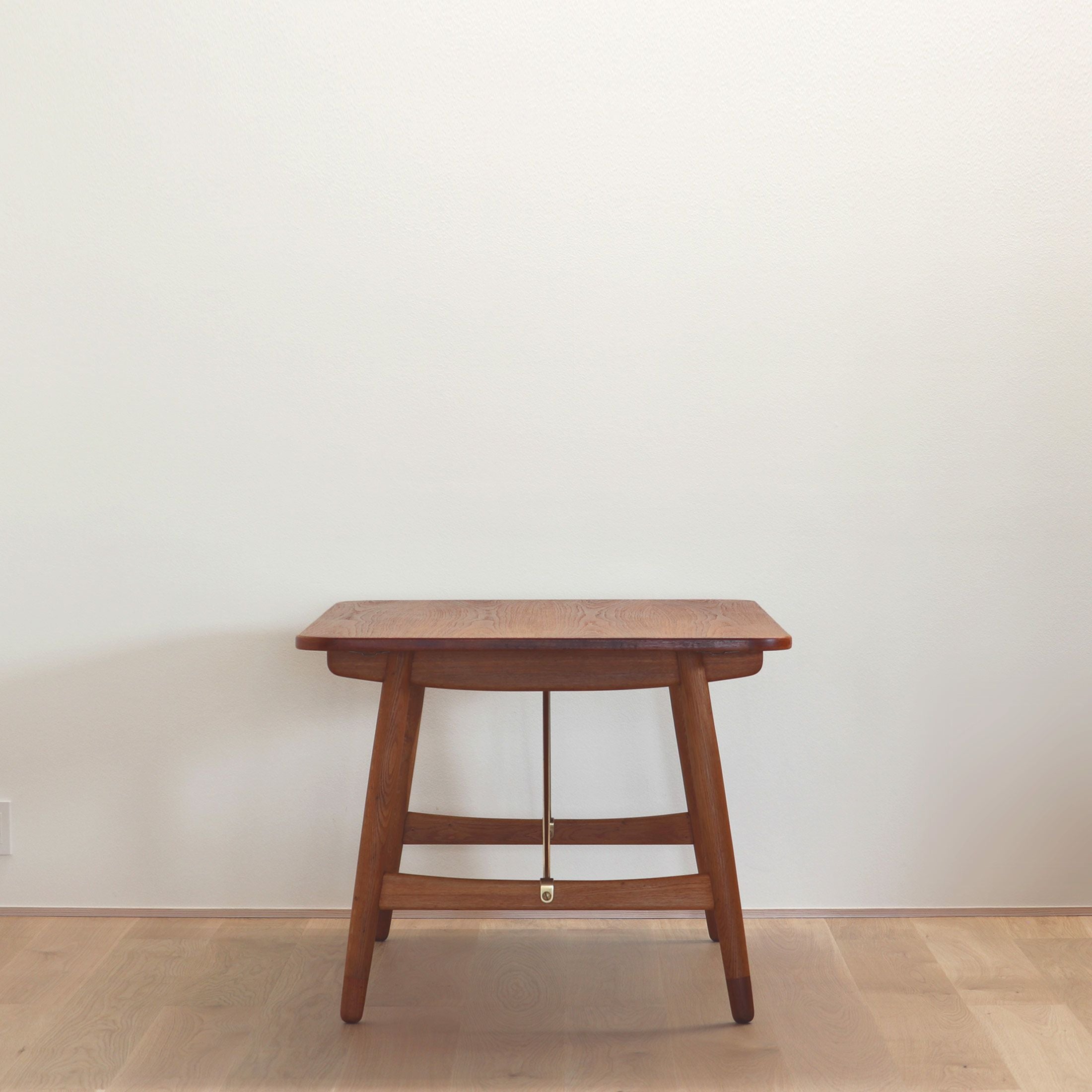 Borge Mogensen（ボーエ・モーエンセン） / BM1160 Hunting table