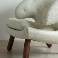 HOUSE OF FINN JUHL（ハウス・オブ・フィンユール） / PELICAN CHAIR W/ BUTTONS（ペリカンチェア） / ウォルナット材・オイル仕上げ / MOSS（モス）0018 / ボタン：VEGETAL