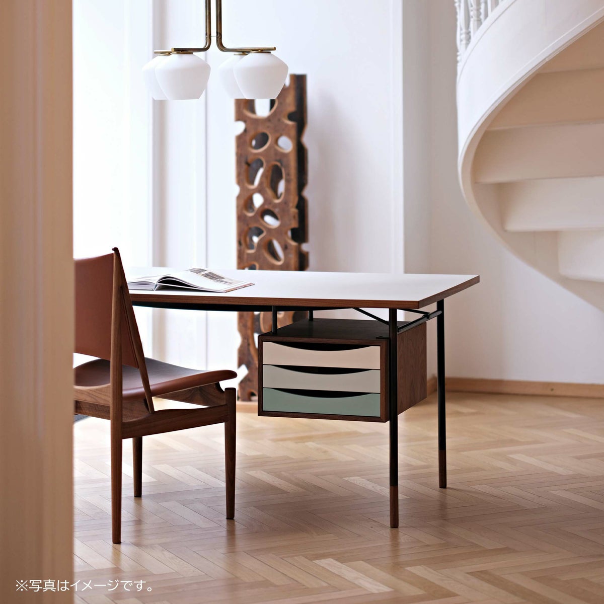 HOUSE OF FINN JUHL（ハウス・オブ・フィンユール） / NYHAVN DESK（ニューハウンデスク） / オーク・ダークオイル仕上げ・ブラック脚 / トレイユニット付き（WARM） / デスク / W170cm