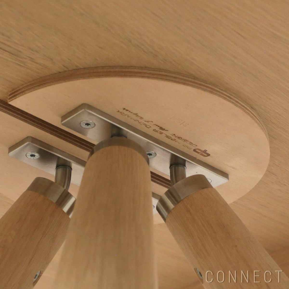 PP Mobler（PPモブラー） / PP75 / オーク材・ソープ仕上げ / Φ120 / テーブル / 伸長板取付不可