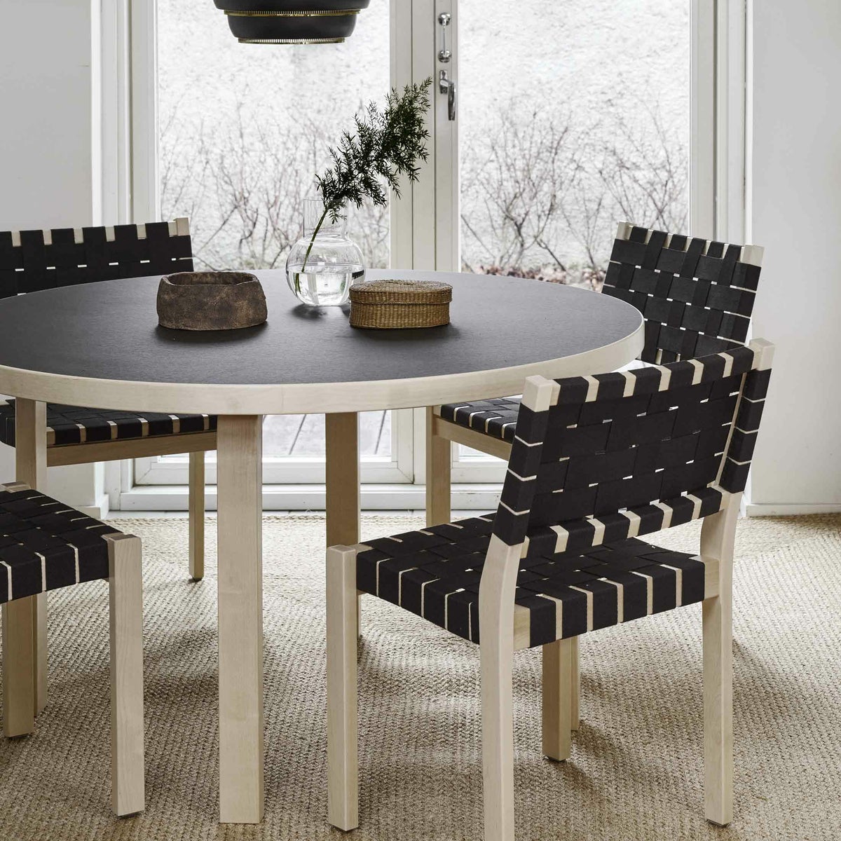 Artek（アルテック） / TABLE 91 / バーチ材 / 天板・ブラックリノリウム / ラウンドテーブル / φ125cm