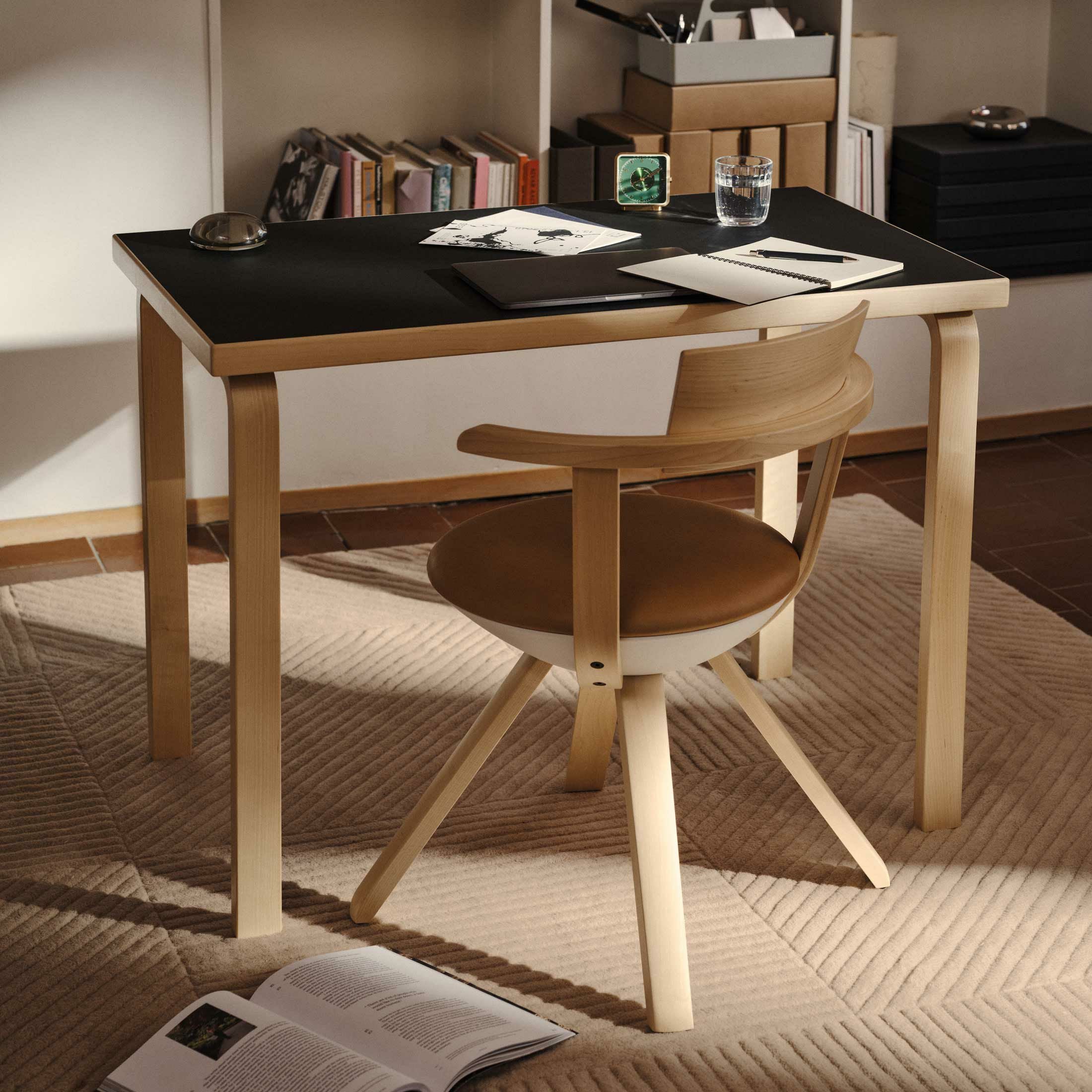 【カーリーバーチ仕様 未使用】ARTEK テーブル 80B 90周年限定モデル 決算キャンペーンpt10倍】Artek（アルテック） / TABLE 80B / バーチ材