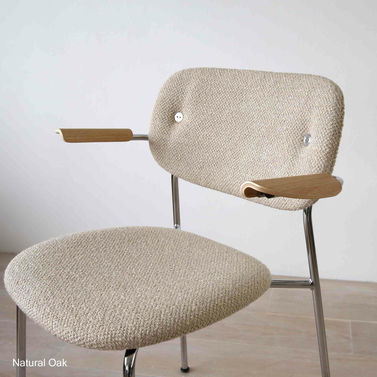 Audo Copenhagen（オドー・コペンハーゲン） / CO DINING CHAIR（コ ダイニング チェア）/ アームチェア / Natural Oak / Audo Bouclé（オドー ブークレ）02 / クロームベース