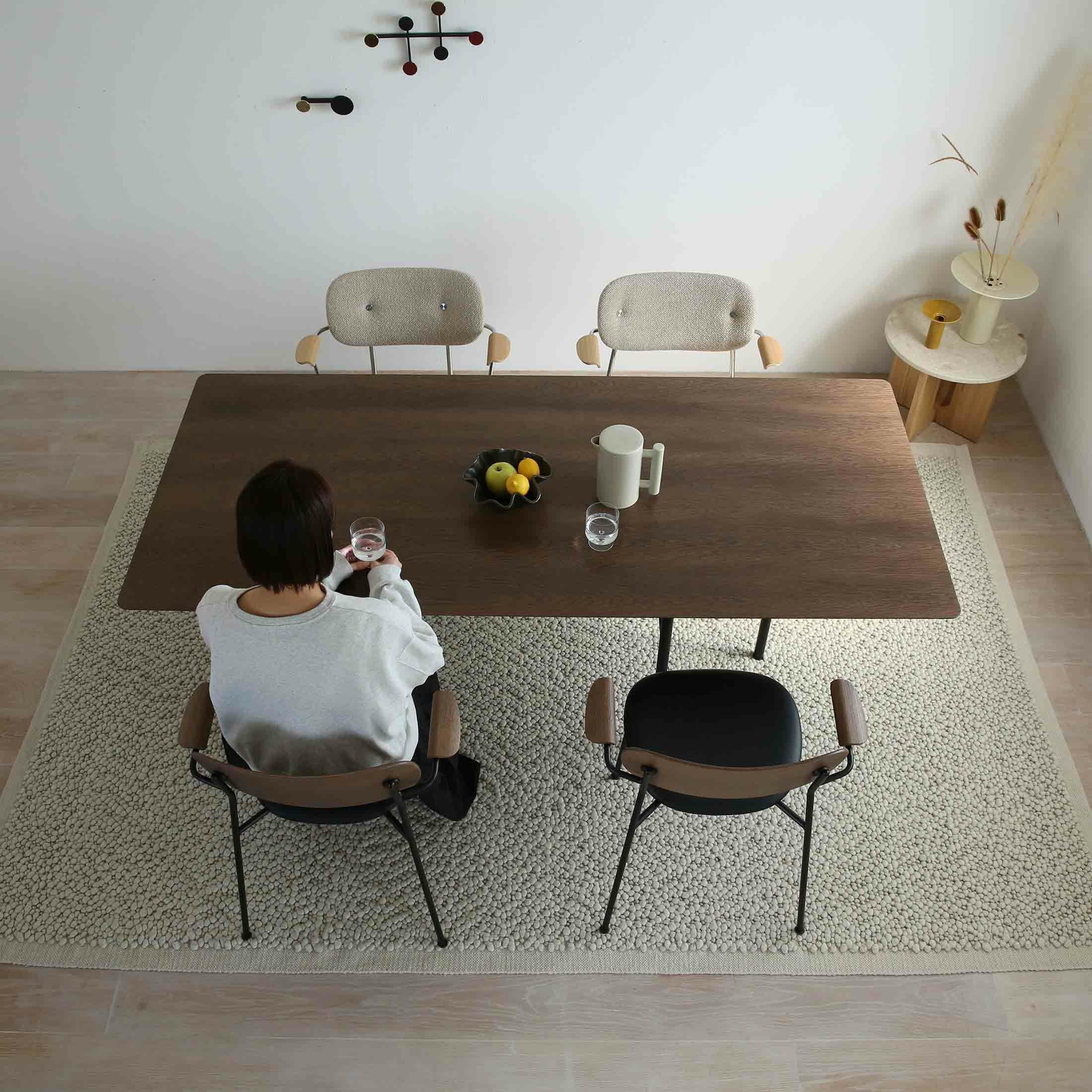 Audo Copenhagen（オドー・コペンハーゲン） / SNAREGADE DINING TABLE