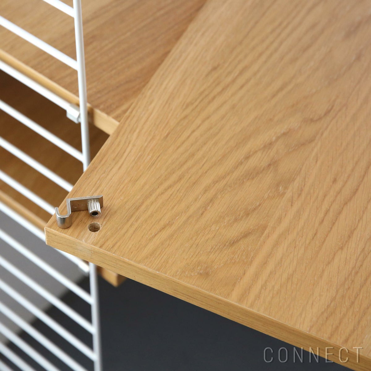 String Furniture（ストリング ファニチャー） / String System（ストリング システム） / ワークデスク＋フロアパネル / W80×D30×H200cm / オーク×ホワイト / 壁面収納