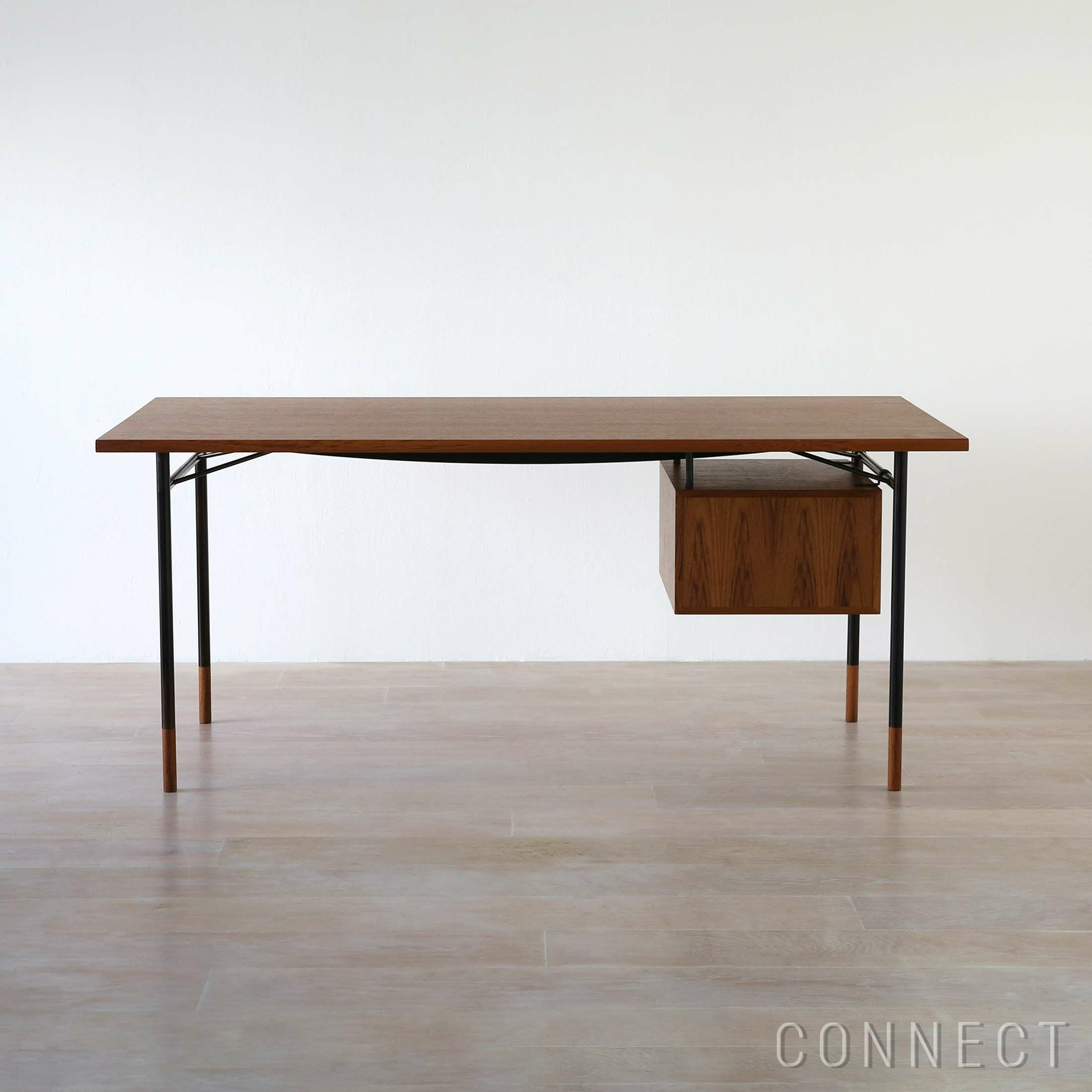 HOUSE OF FINN JUHL（ハウス・オブ・フィンユール） / NYHAVN DESK