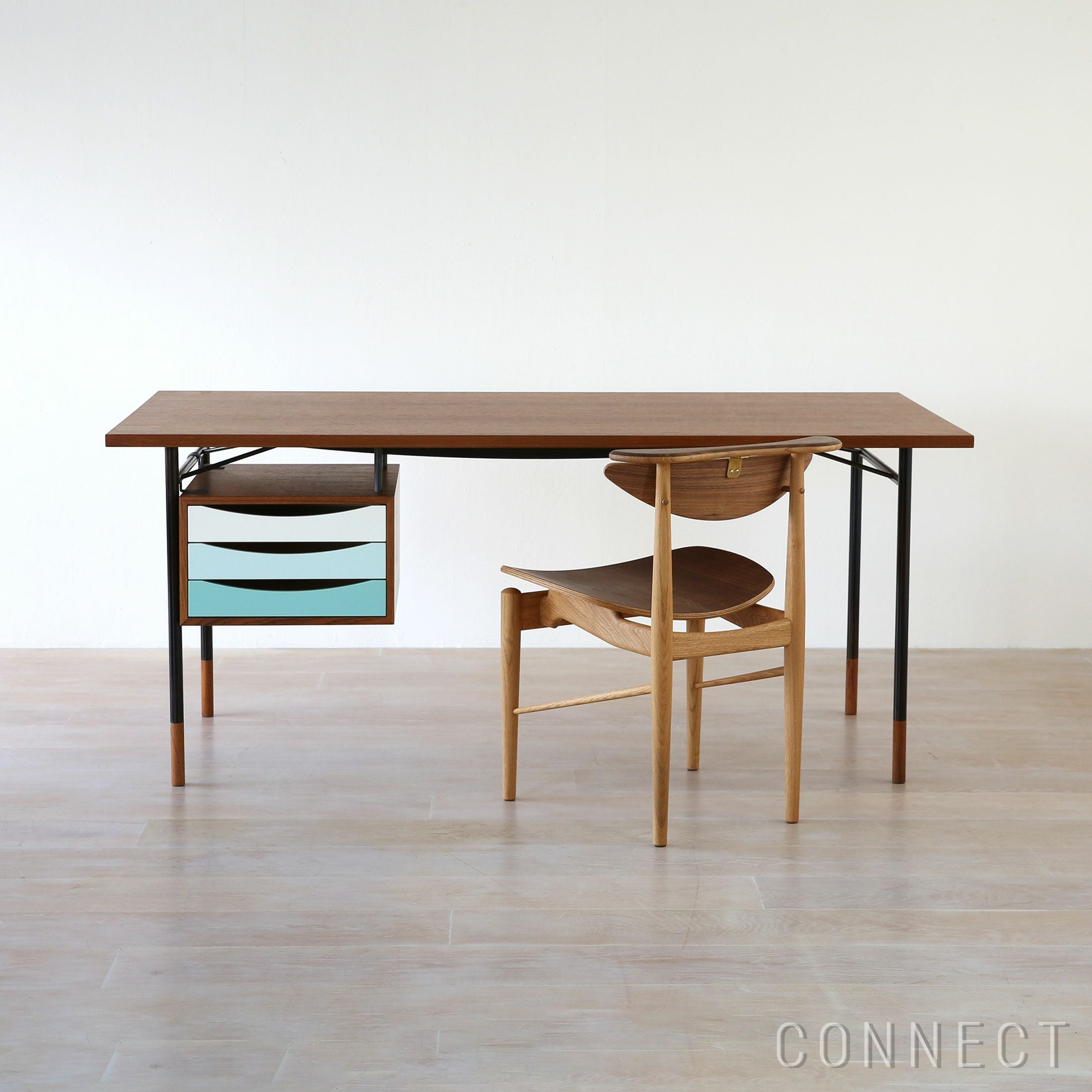 HOUSE OF FINN JUHL（ハウス・オブ・フィンユール） / NYHAVN DESK