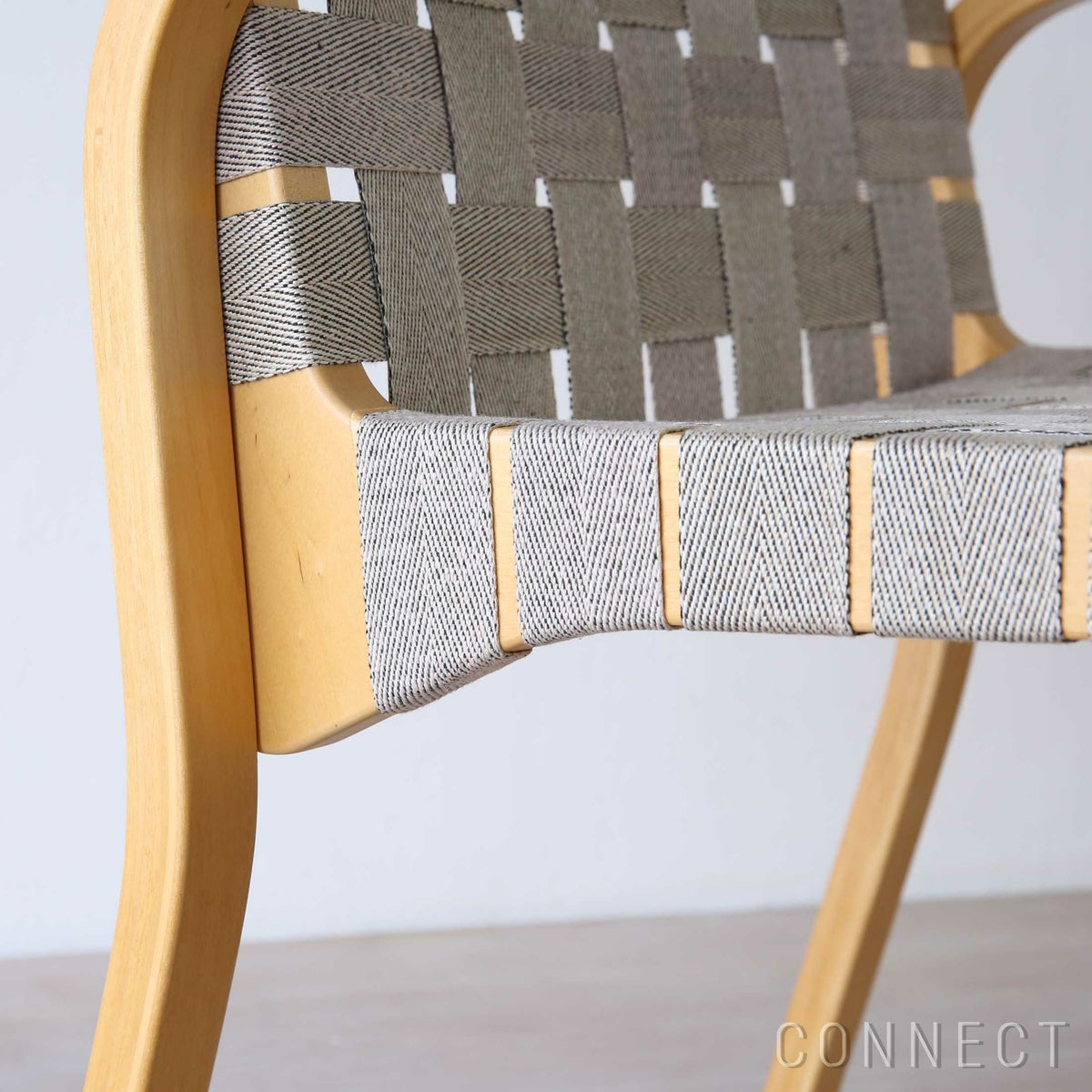 Artek（アルテック） / ARMCHAIR 45（アームチェア45） / バーチ材・ハニーステイン / リネンウェービングテープ / ナチュラル・ブラック / アームレスト・ラタン巻