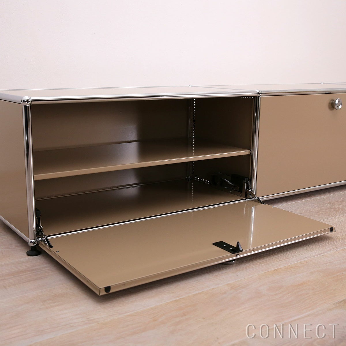 USMハラー（ユーエスエムハラー） / TV Board（テレビボード） / W2273×D373×H390mm / ドロップダウンドア×3（デイバイダーシェルフ×3） / USMベージュ