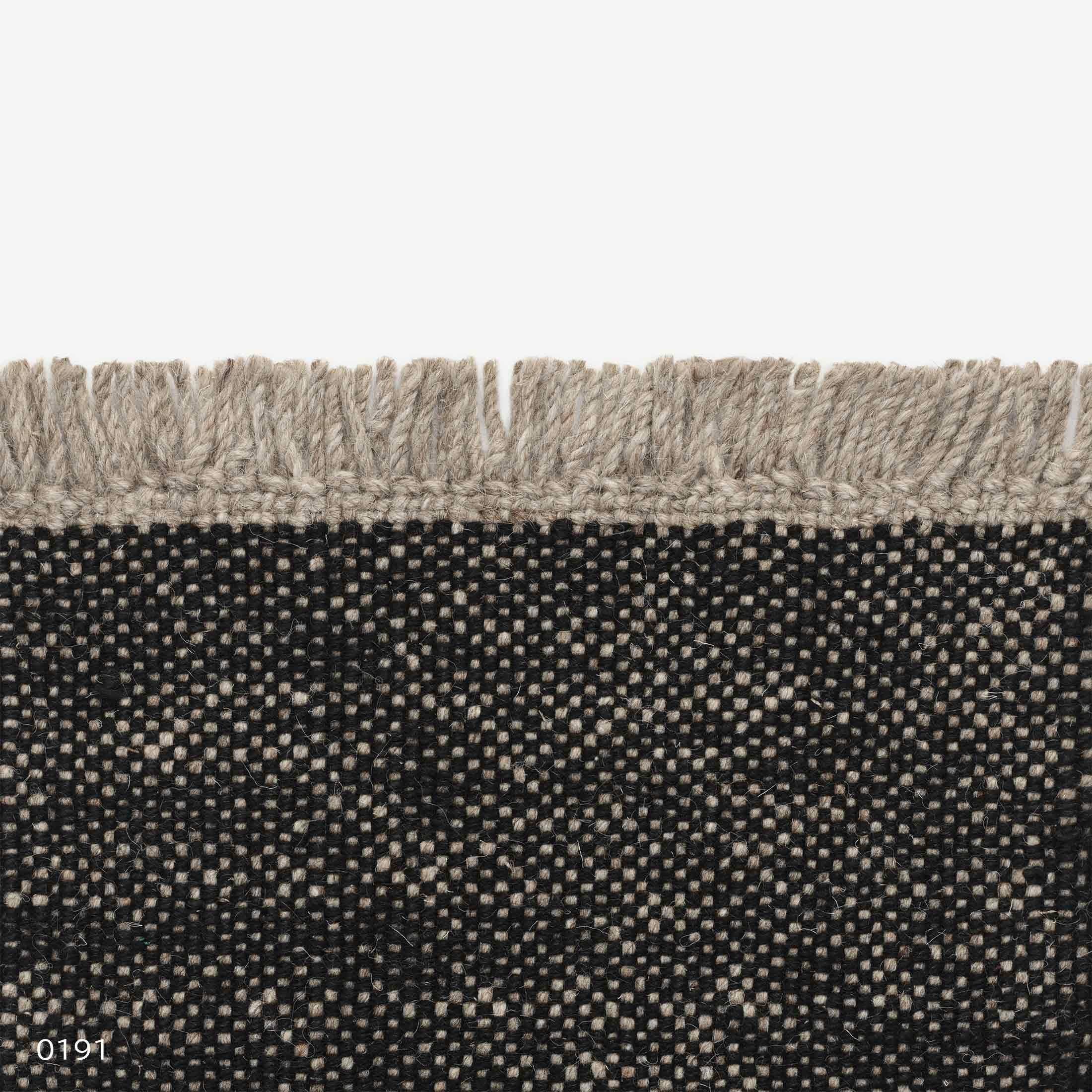 Kvadrat イールド ナチュラリー カラード フリンジ ラグ | 正規販売店