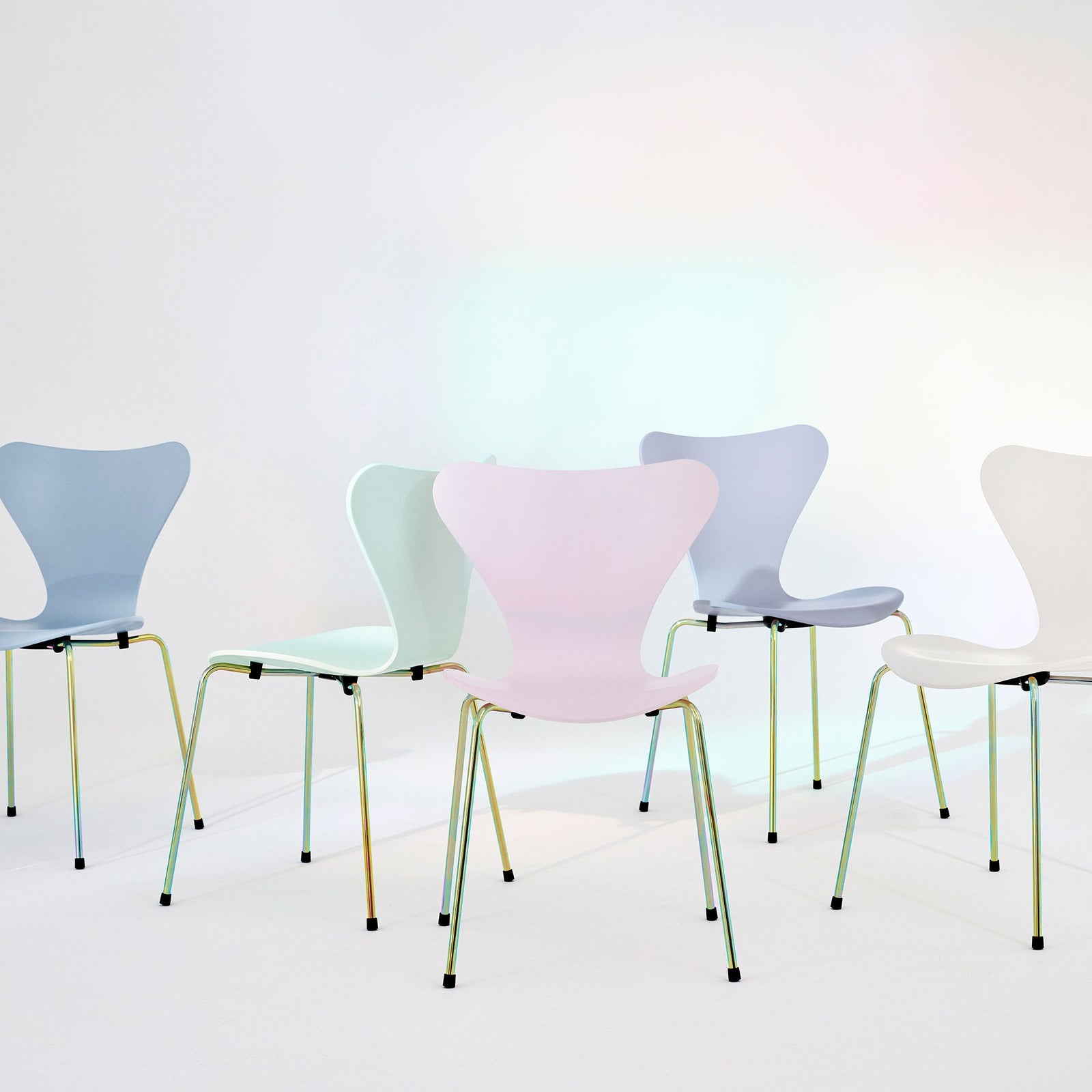セブンチェア ラッカー FRITZ HANSEN｜北欧インテリア 正規販売店 CONNECT