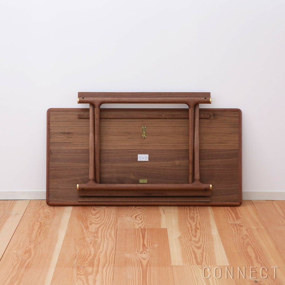 Audo Copenhagen（オドー・コペンハーゲン） / JAGER LOUNGE TABLE（ジャガー ラウンジ テーブル） / ウォルナット