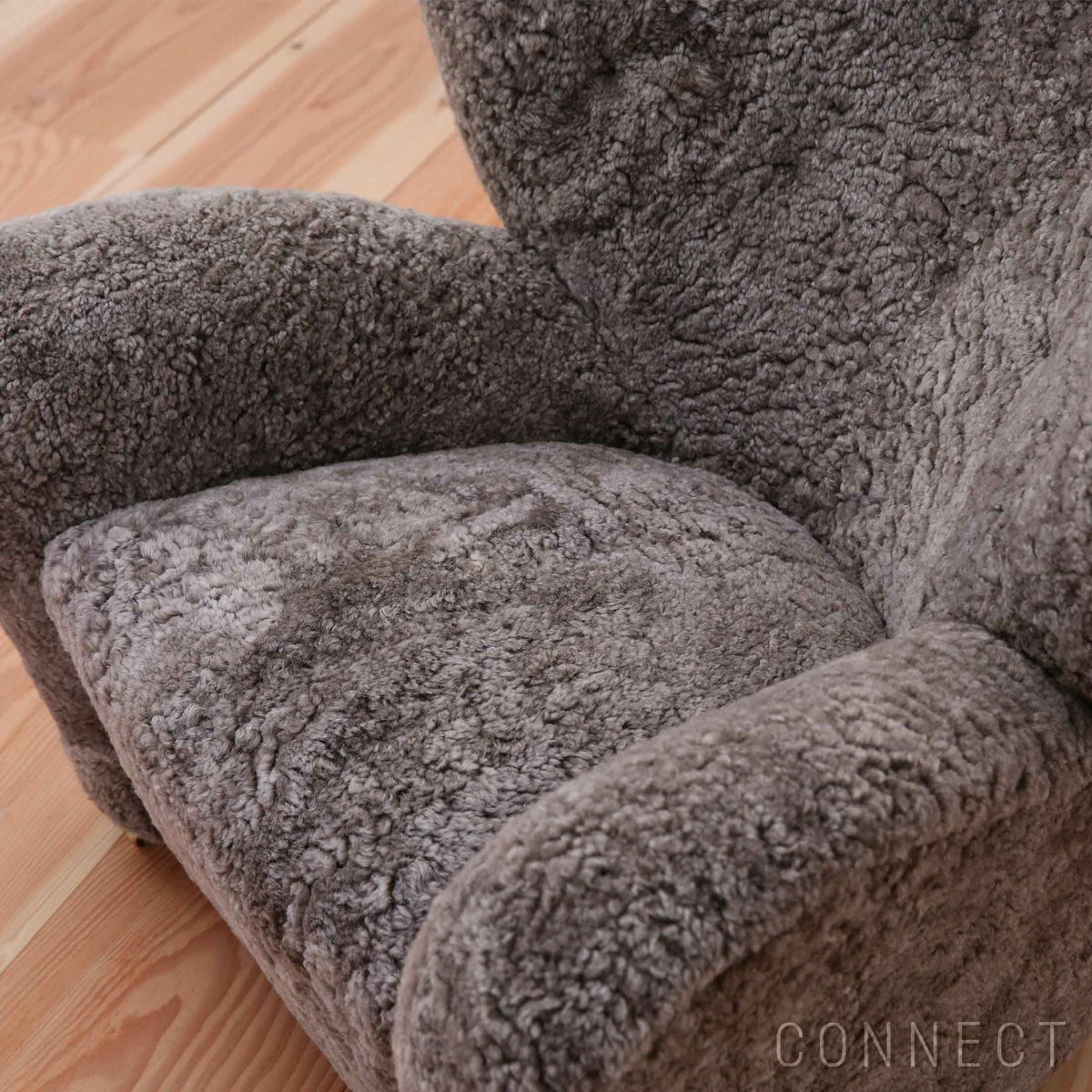 Audo Copenhagen（オドー・コペンハーゲン） / THE TIRED MAN LOUNGE CHAIR（ザ タイヤード マン ラウンジチェア） / Sheepskin Curly Sahara（サハラ）