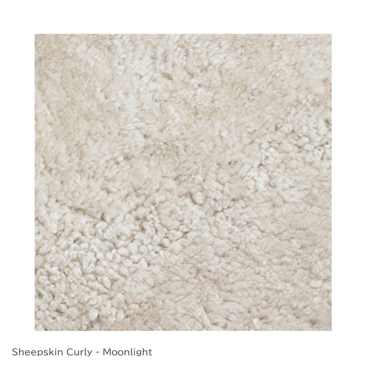 Audo Copenhagen（オドー・コペンハーゲン） / INGEBORG LOUNGE CHAIR（インゲボルグ ラウンジチェア） / Sheepskin Curly Moonlight（ムーンライト）