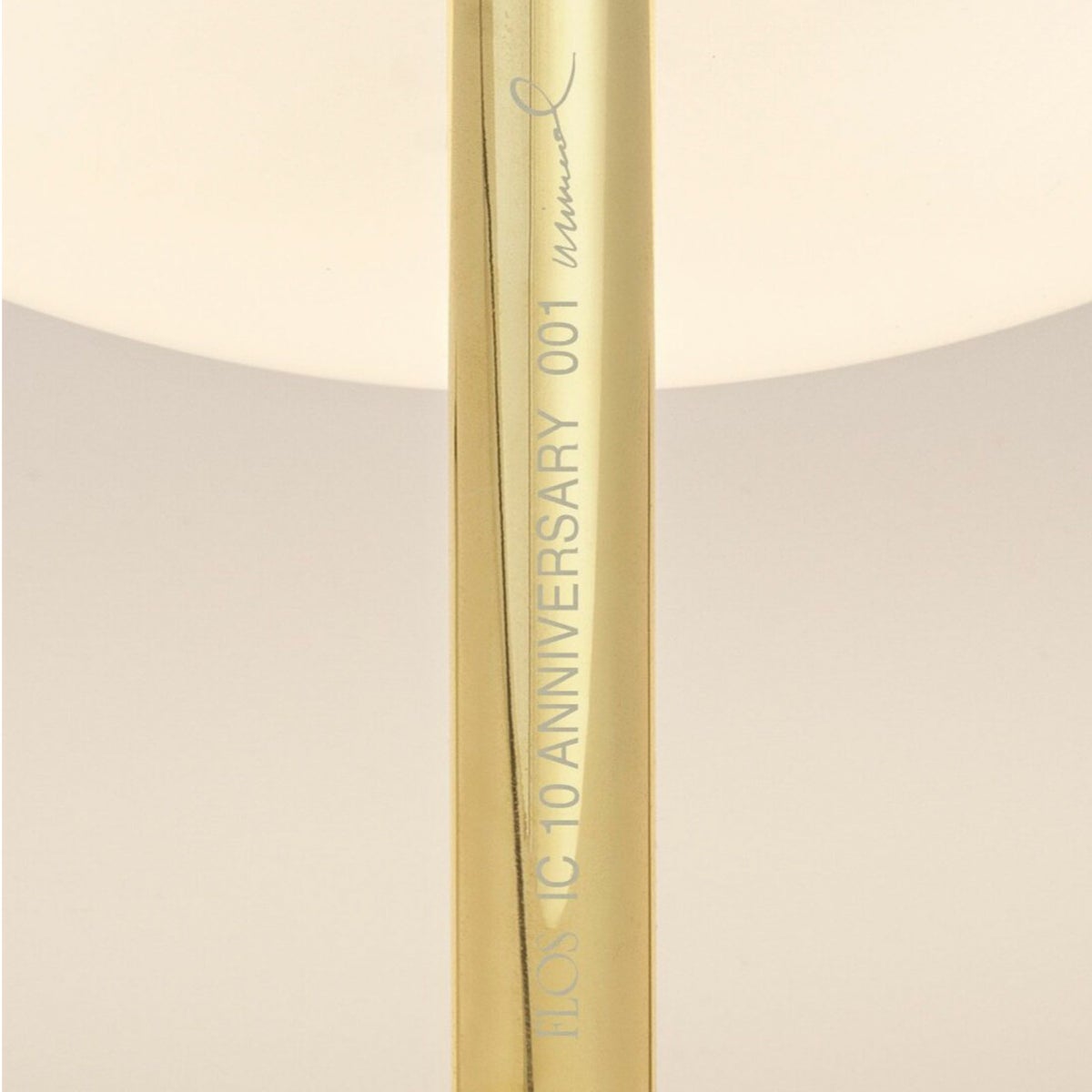 FLOS（フロス） / IC T1 LOW 10 ANNIVERSARY（アイシー 10 アニバーサリー） / テーブルランプ