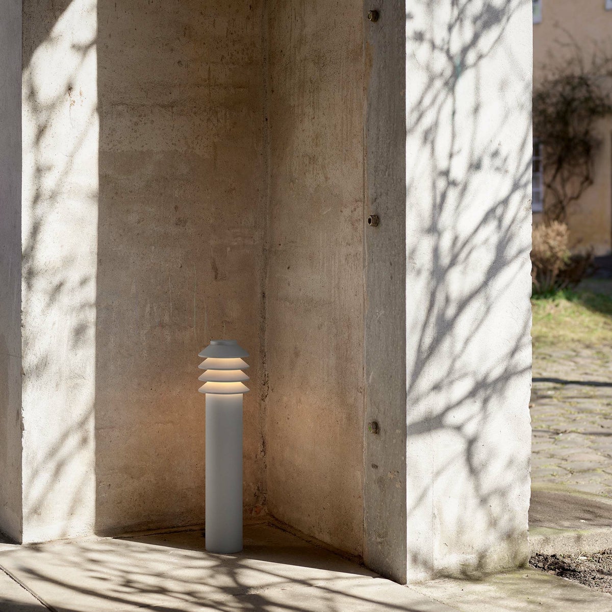 Louis Poulsen（ルイスポールセン） / Bysted Garden Bollard（ビュステッド ガーデン ボラード） / ロング / 2700K / 全3色 / 庭園灯