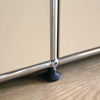 USMハラー（ユーエスエムハラー） / Cabinet（キャビネット） / W1523×D373×H1090mm / ドロップダウンドア×4 エクステンションシェルフ×2 ケーブルカットアウト（コンセント穴×1） / USMベージュ