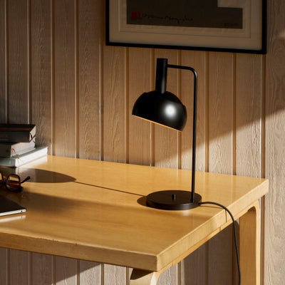 Louis Poulsen（ルイスポールセン） / AJ Table（AJテーブル） / 全3色 